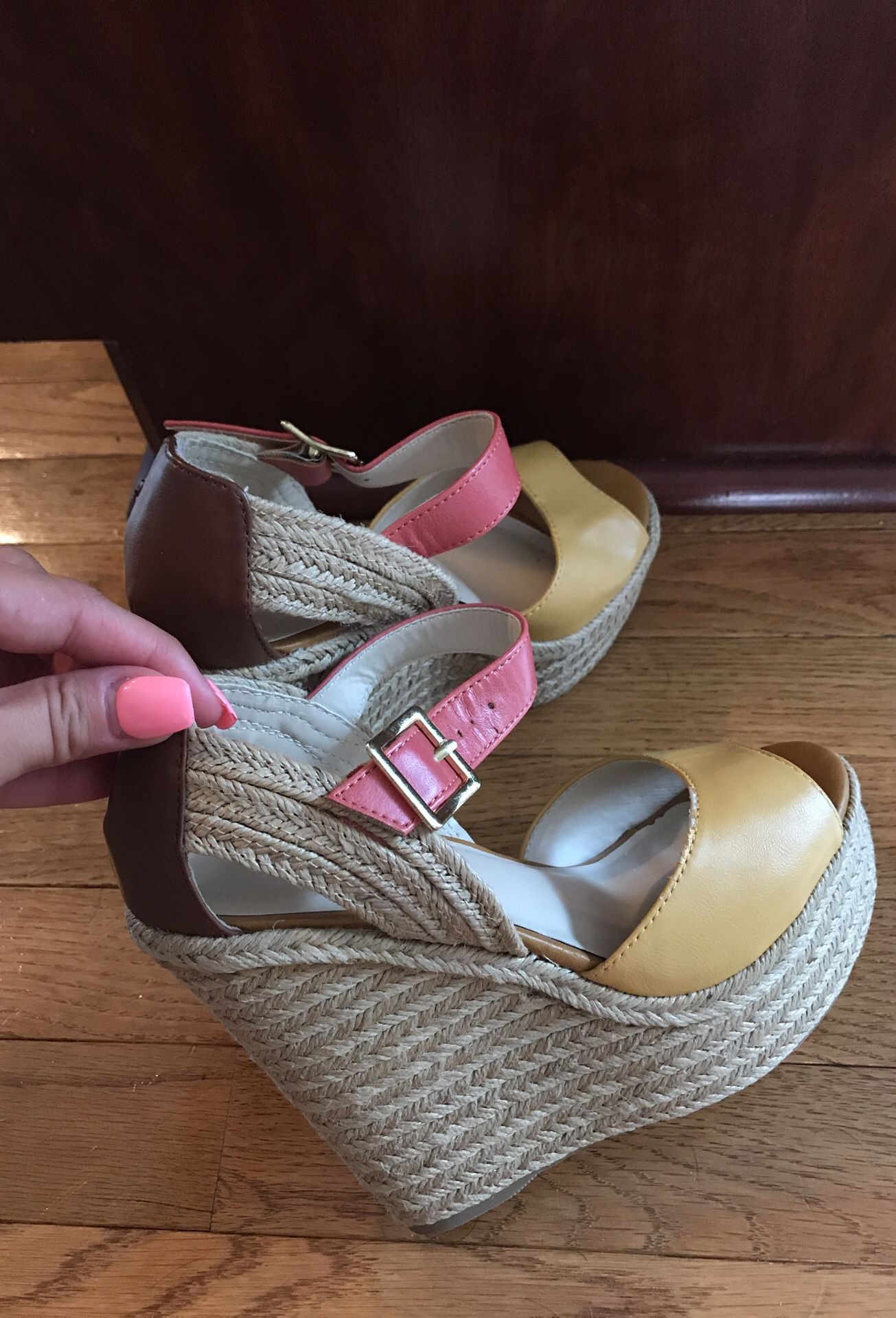 Rand new wedges size 6