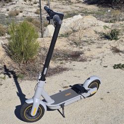 SEGWAY NINEBOT MAX G30LP‼️ BRAND NEW‼️ TOP SPEED 19MPH‼️ RANGE 25MILES‼️