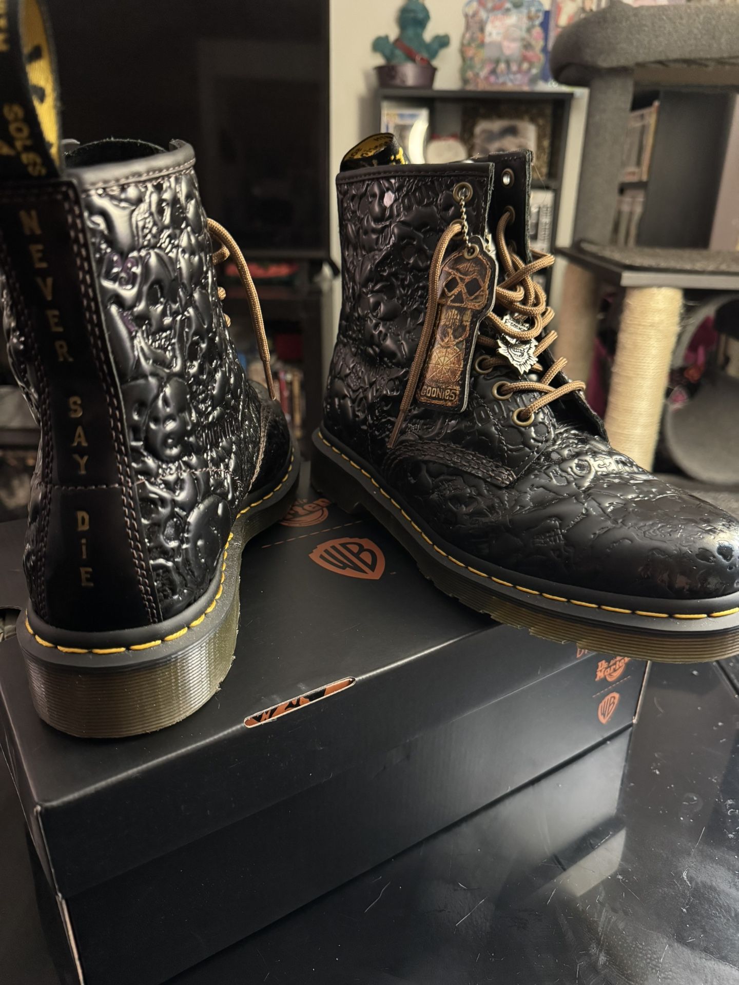 Dr Marten Goonies Collaboration Men Size 8