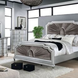 Brand New Glam Silver, Warm Gray Velvet 5pc Queen Size Bedroom Set