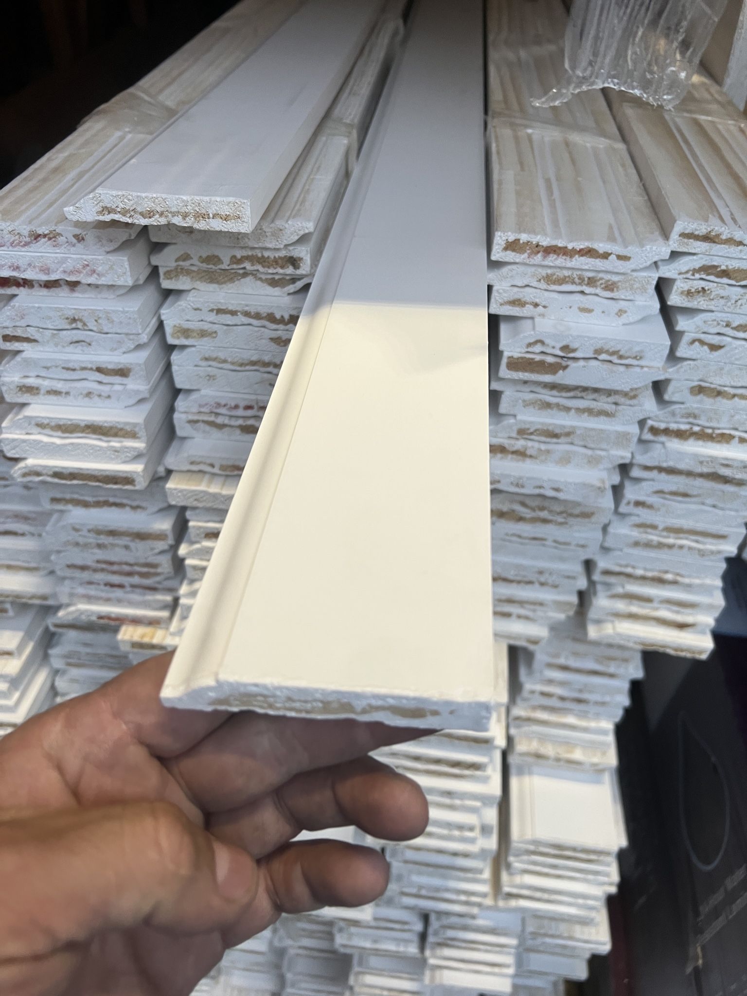 3 1/4 Baseboar Fj Prime 16 Ft Pieces Price Is $1 Per Ft 