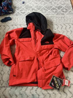 Men’s Northface Raincoat