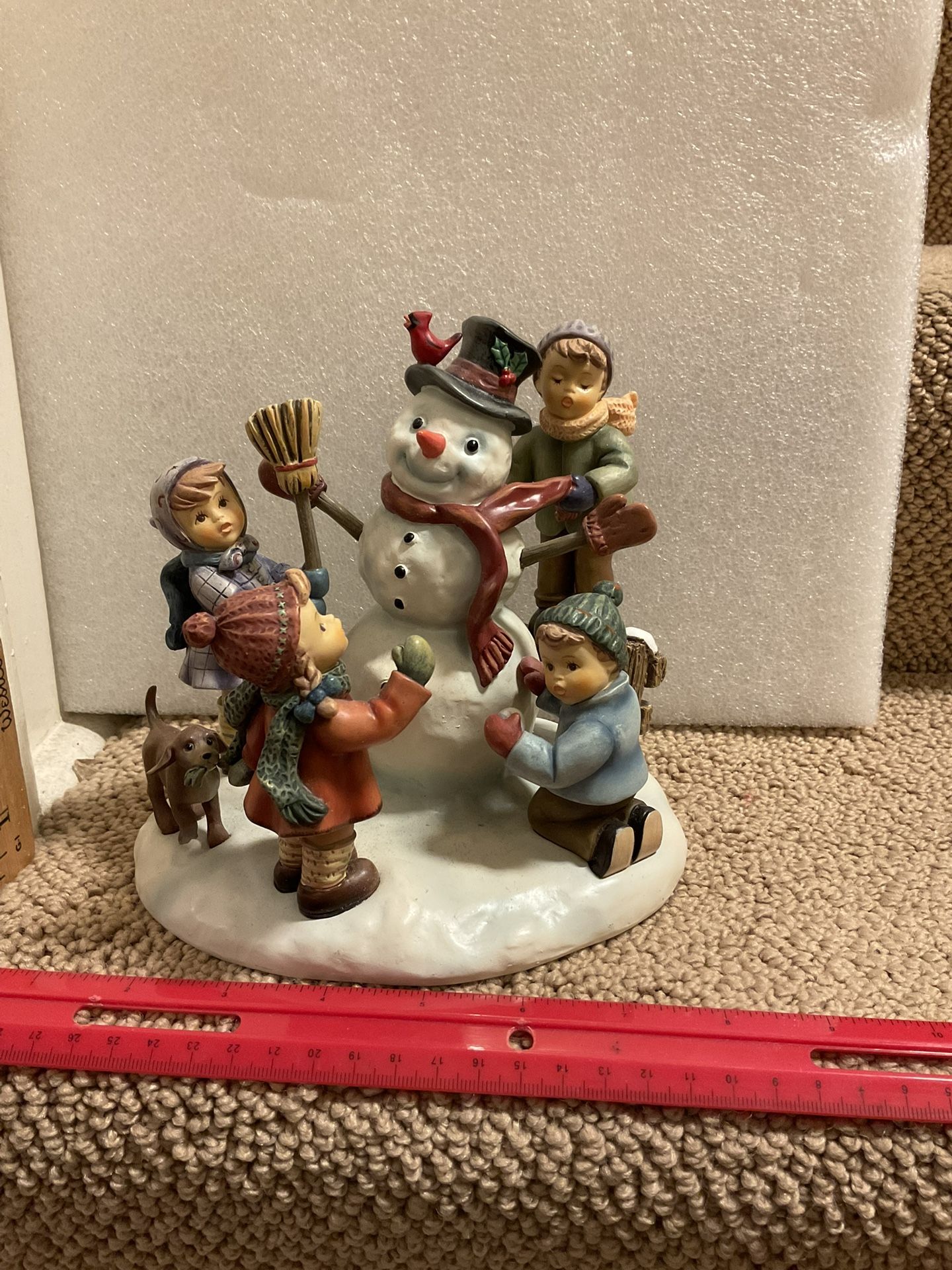 Hummel scene for winter/ holiday