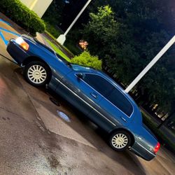2005 Lincoln Town Car