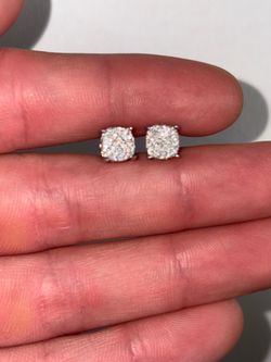 VVS1 Iced Circle Stud