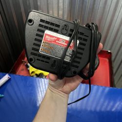 Milwaukee battery charger 12v