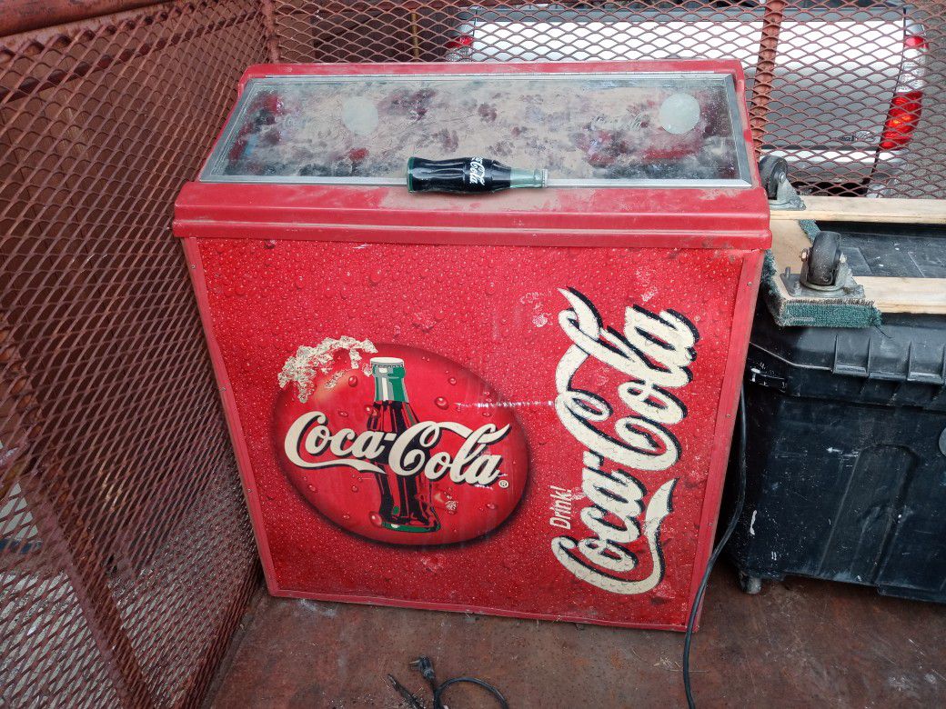Vintage Dr Pepper Soda Vending Machine US S-8-64 for Sale in College  Station, TX - OfferUp