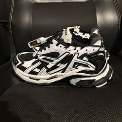 Balenciaga runners