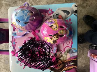 Girl helmet 15$ each or 20$ for both