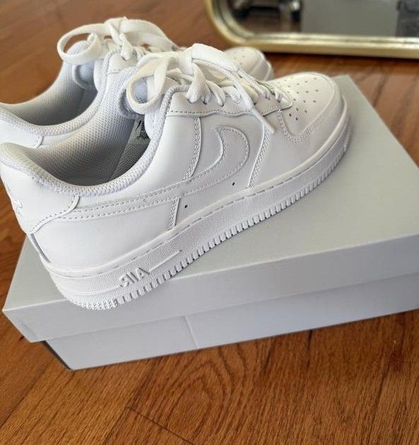 07 forces used twice Woman's Size 7