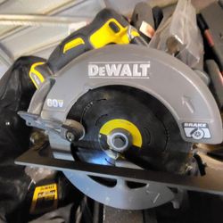 Dewalt Circular Saw 60v Slightly Used Tool Only Works Fine 