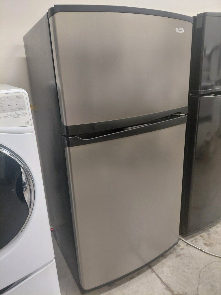 💥Refrigerator Whirlpool Top And Bottom 33" Width Stainless Steel 💥