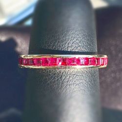 Vintage 14k solid yellow gold princess cut 0.75CTW Natural red Ruby stone Eternity Band ring size 5