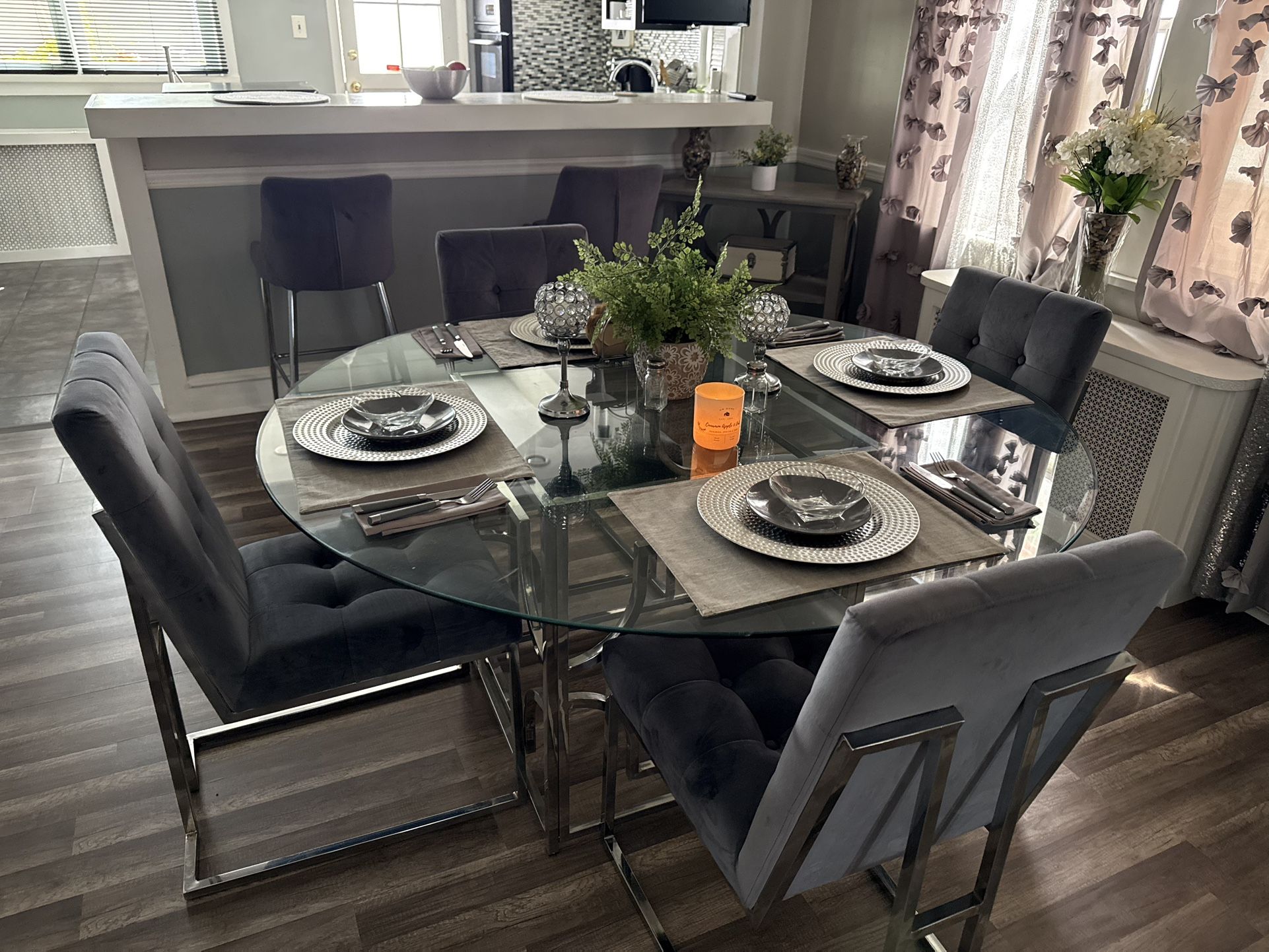 Dining Room Table 
