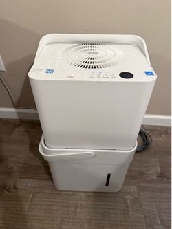 Midea dehumidifier (50 pints)