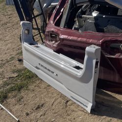 GMC Sierra Denali Tailgate 2019-25