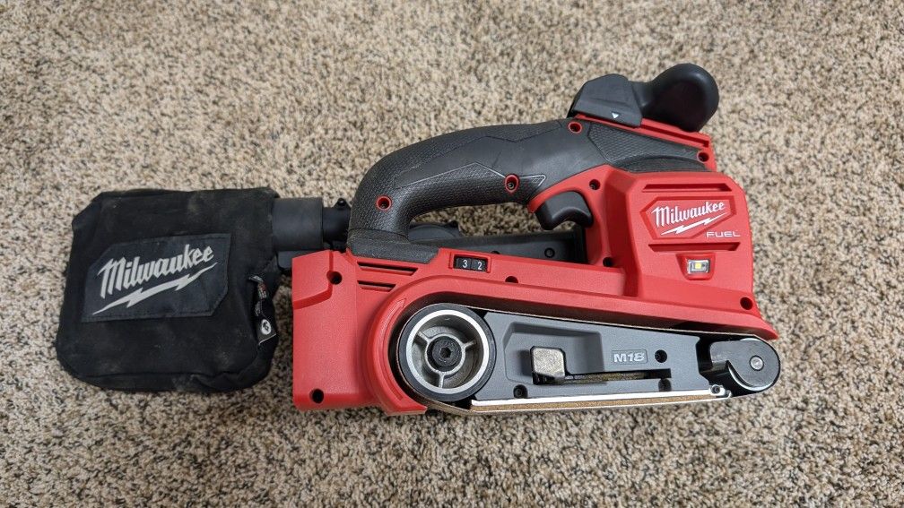 Milwaukee M18 fuel belt sander - used once