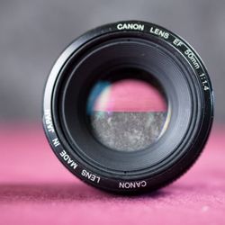 Canon EOS 70D DSLR Camera Kit