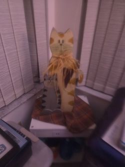 Decorative Wooden Cat Figurine