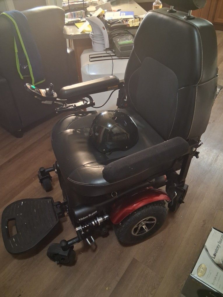 Merit Mobility Chair (Vision Super)