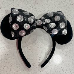 RARE Disney HK Disneyland Interchangeable Bow Swap Your Bow Minnie Ears Headband Like what you see? Check out my shop, load up your cart and send me a