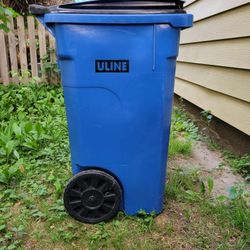 35GAL ULINE TRASH CAN 