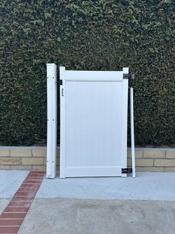 Vinyl Gate Door