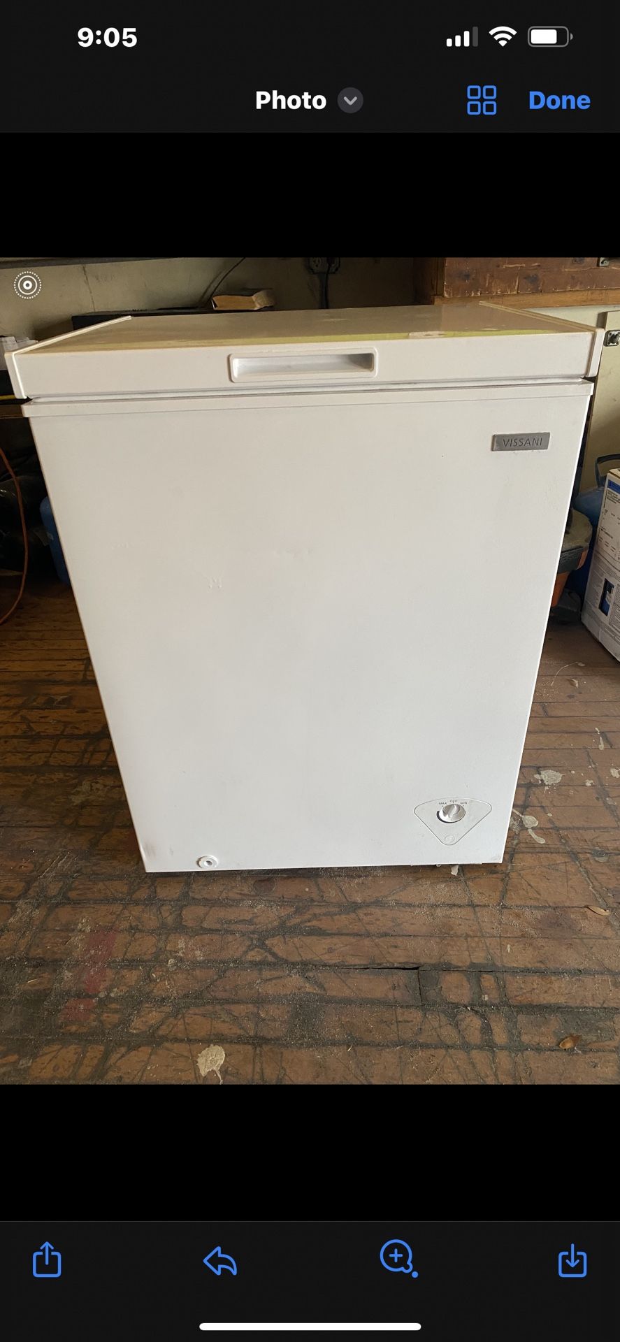 Avanti CF50B0W - 5 cu ft Chest Freezer - White