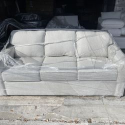 New Couch !!