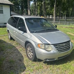 2005 Chrysler Town & Country