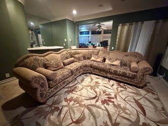 Royal luxury traditional Damask couches curved