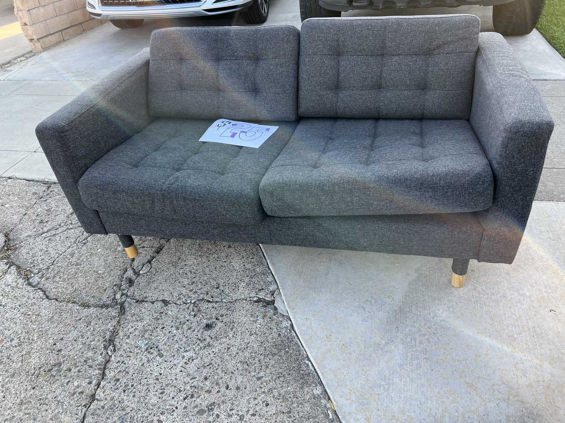 $25 wide loveseat