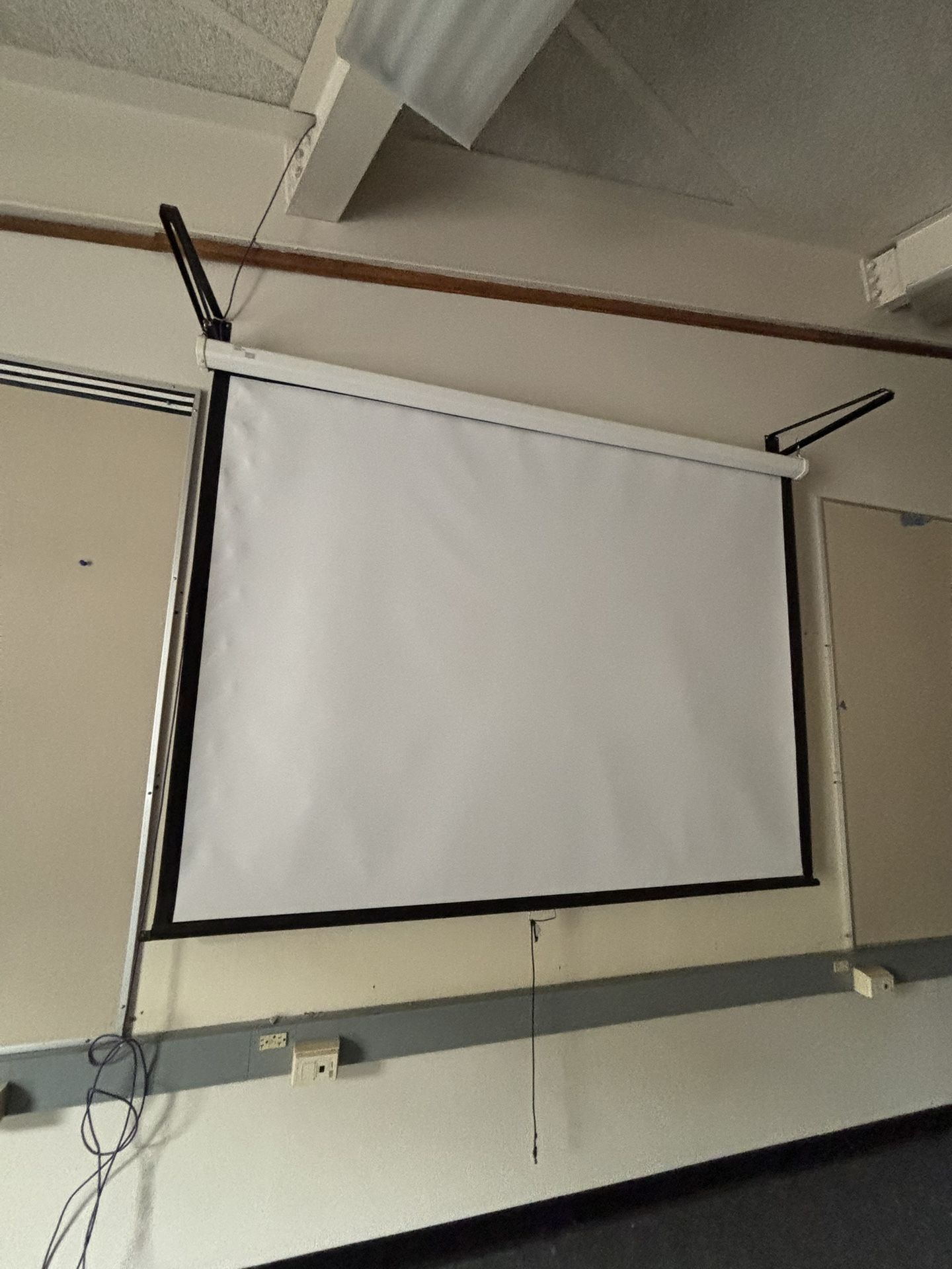 Projector Screens