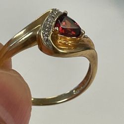 10k Solid Yellow Gold Ruby And Diamond Ring Size 7