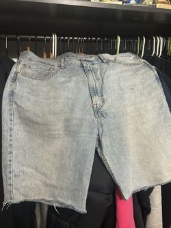 Levi’s denim shorts