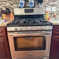 Appliances: Stove, Dishwasher, Microwave