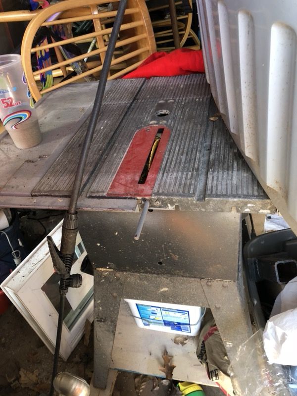 Saw table