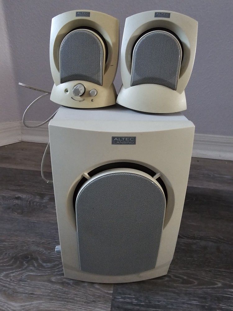 Altec Lansing AVS300 Multimedia Speakers & Subwoofer