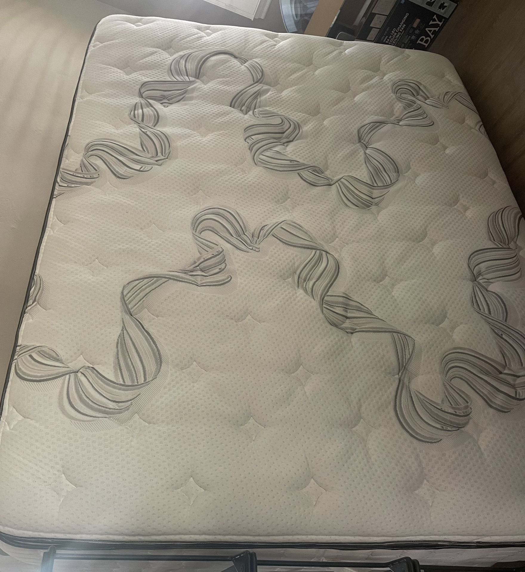Queen Mattress And Box Spring for Sale in Monrovia, CA - OfferUp