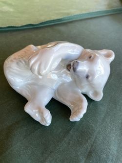 Royal Copenhagen porcelain Figurine #729 - “Polar Bear Cub” 2.5” Wide x 4.5” wide
