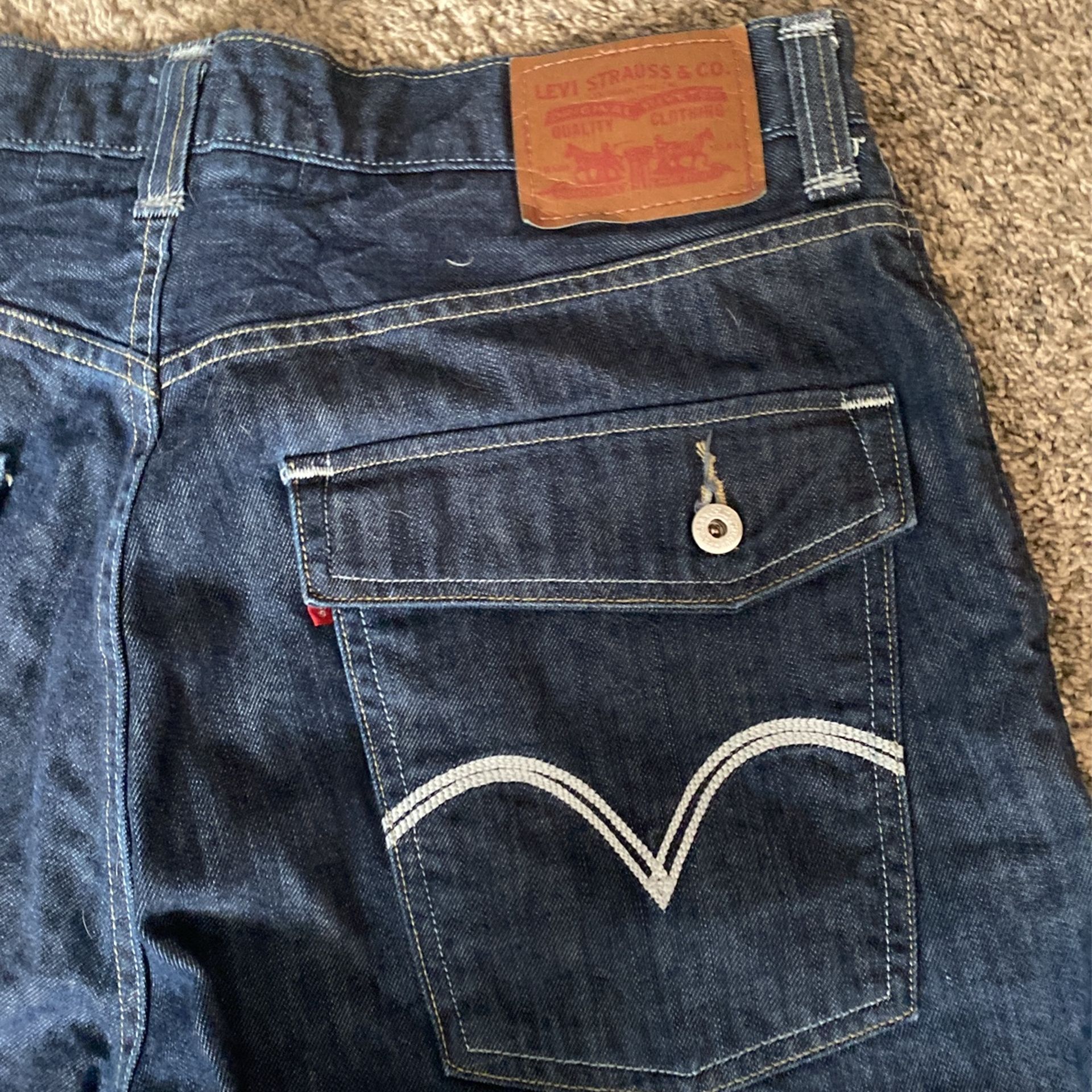 LEVI’s BLUE Jeans, LIMITED EDITION Levi’s Jeans 569 Loose Fit, W36 x L30.
