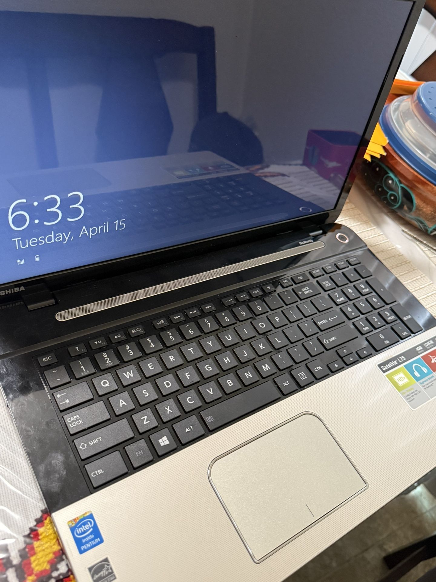 TOSHlBA Window 8 Tiene Contra Seña