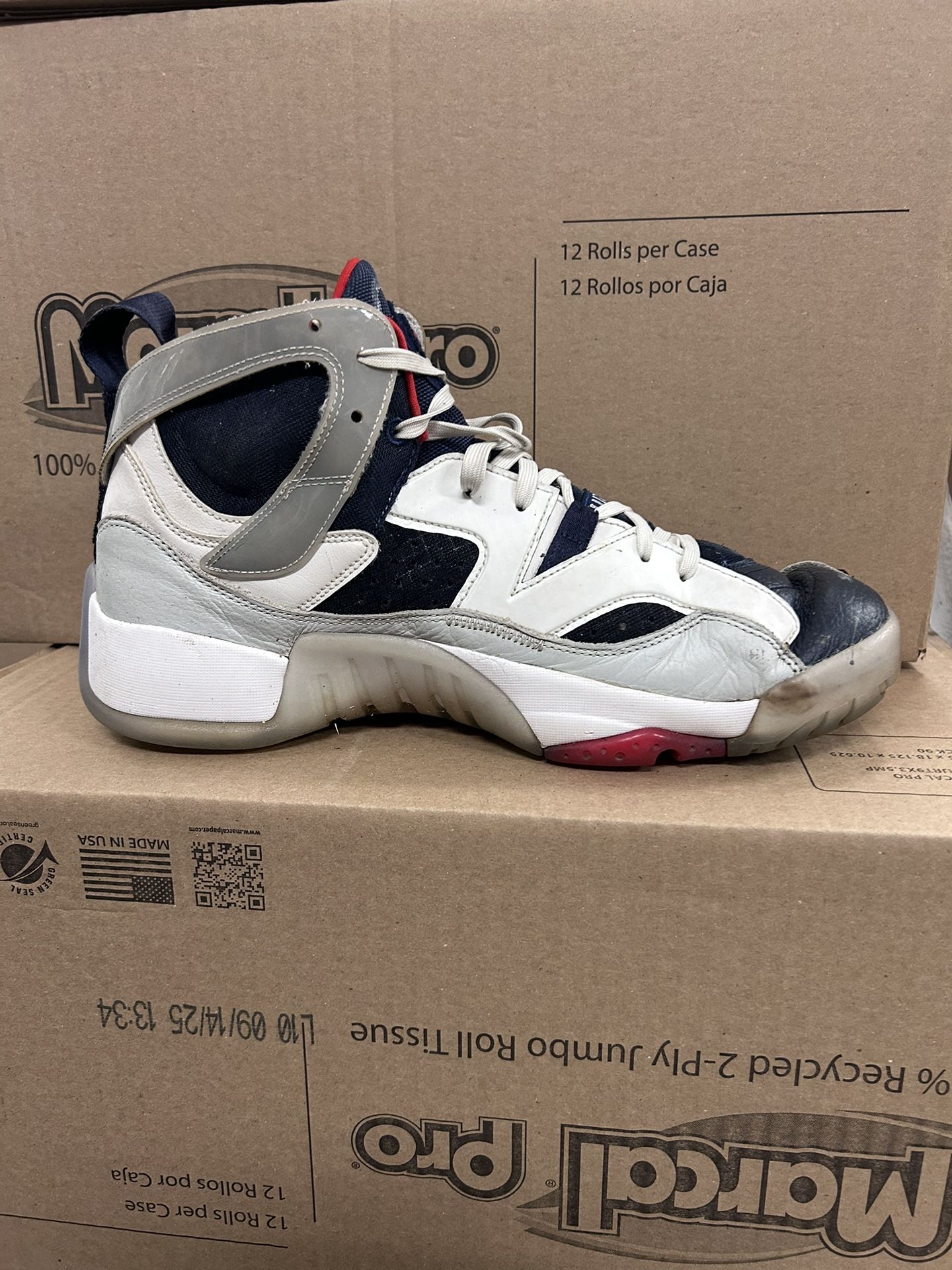 Men's Nike Jordan Brand Olympic Jumpman Two Trey Size 12 Sneakers