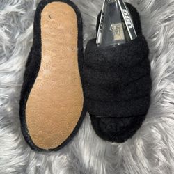 KIDS UGG SLIPPERS