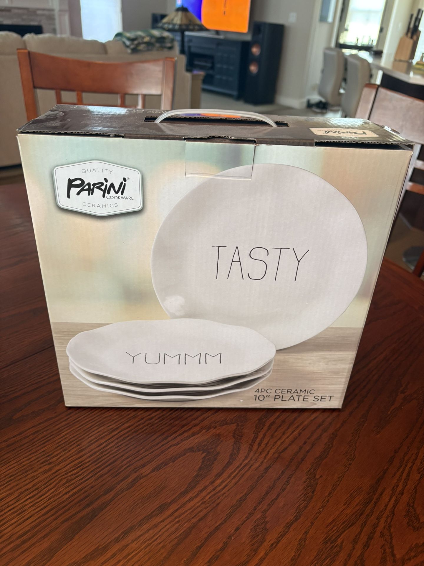 4 Piece Ceramic Plate Set