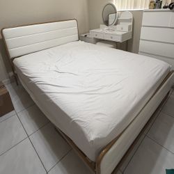 Bedroom Set White/Gold (Queen Size)