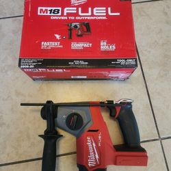 Milwaukee
M18 FUEL 18V Lithium-Ion Brushless Cordless 5/8 in. SDS-Plus Rotary Hammer (Tool-Only)