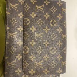 Louis v Clutch 