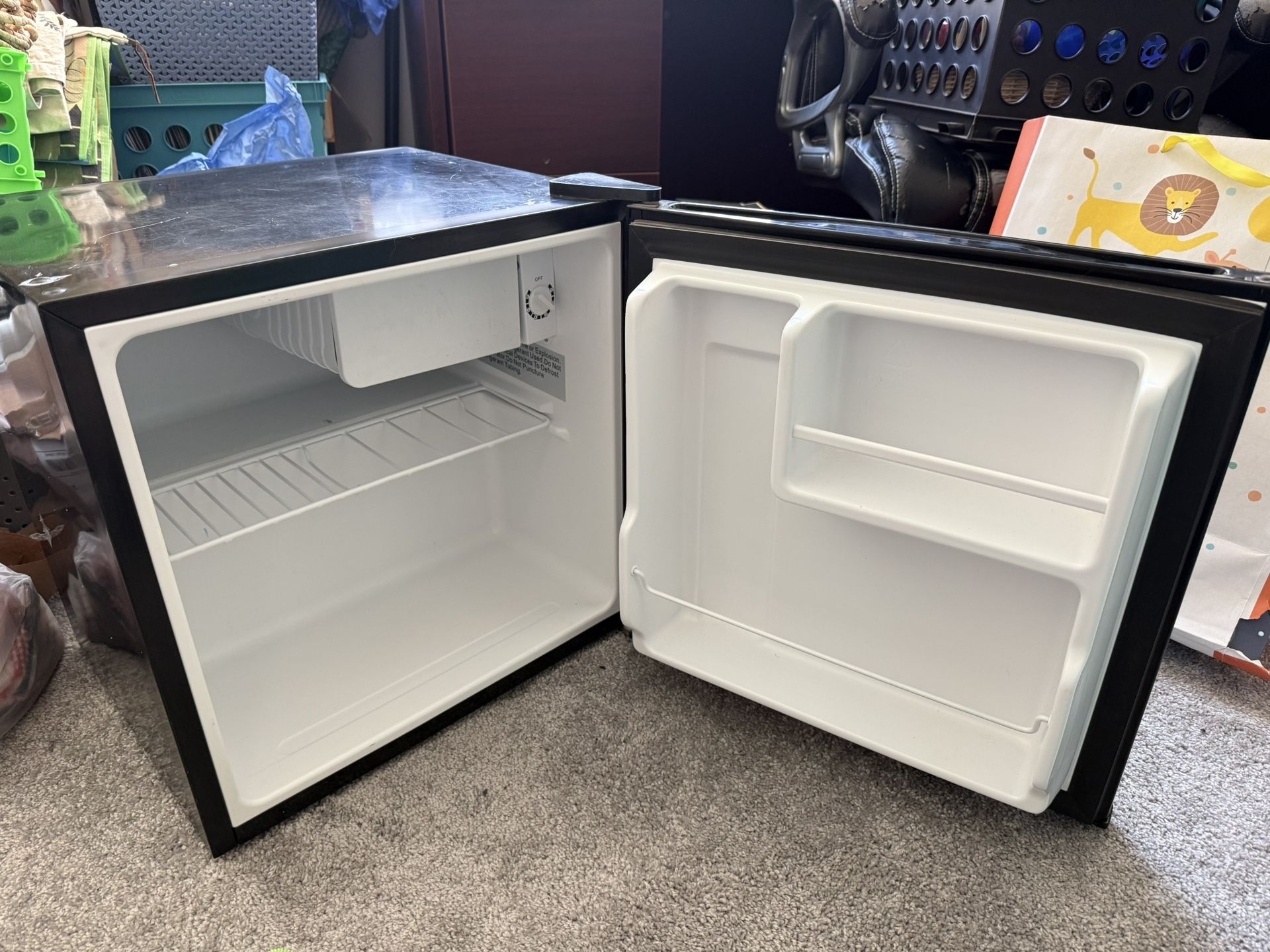 Midea Mini Fridge