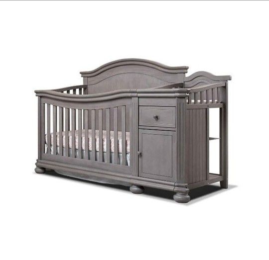 New Sorelle Baby Crib 